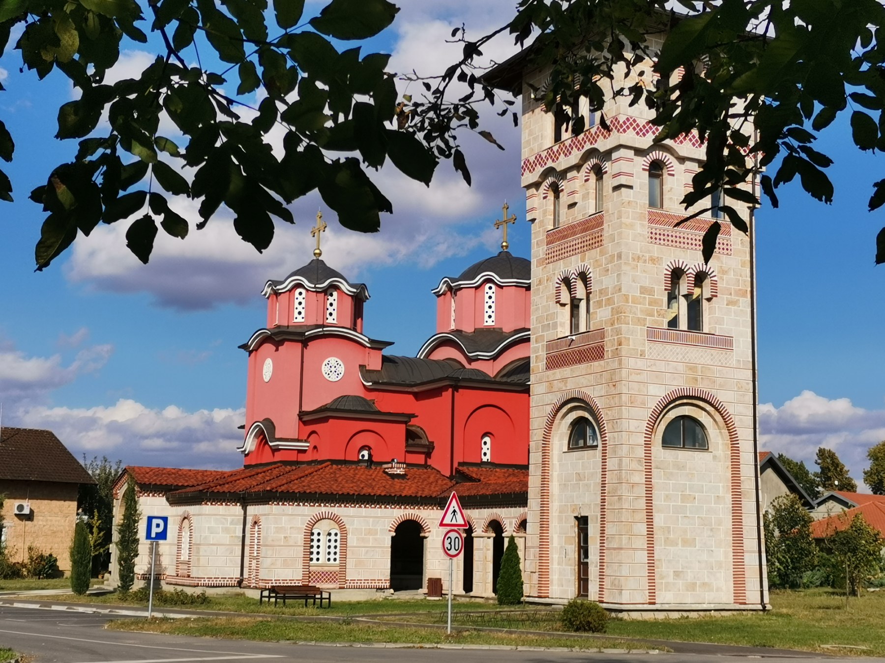 Raspored bogosluženja za Bogojavljenje u hramu Pokrova Presvete