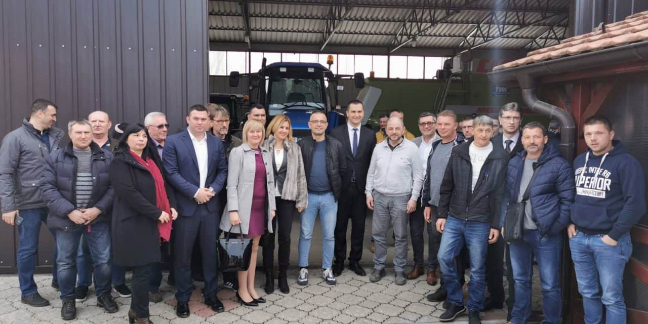 Министар Недимовић посетио пољопривреднике у општини Бачки Петровац