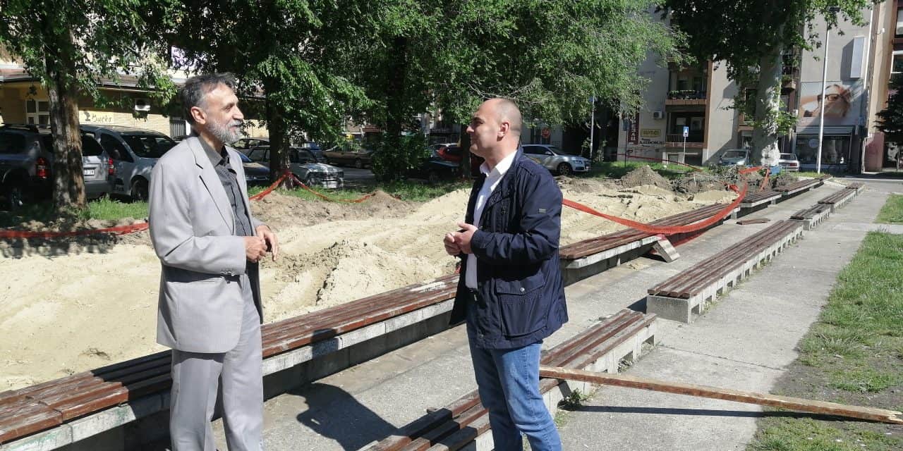 Председник Шушница обишао радове на изградњи дечјег терена
