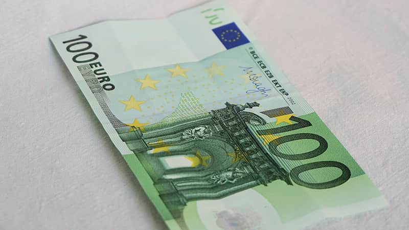 Од понедељка почиње исплата 100 евра за све грађане који су се пријавили