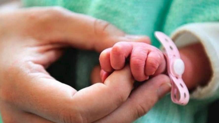 У Србији се за годину дана пре термина роди више од 4000 беба