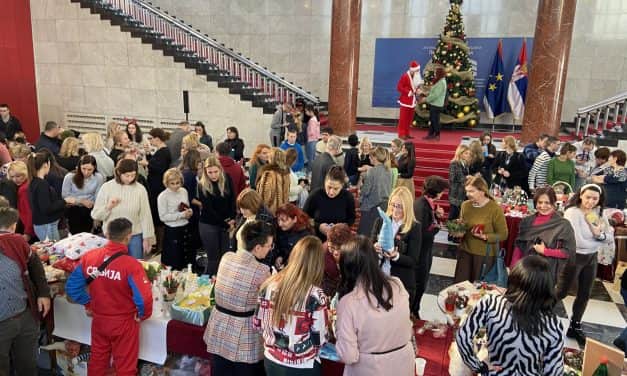 Održan Osmi novogodišnji bazar rukotvorina dece sa smetnjama u razvoju