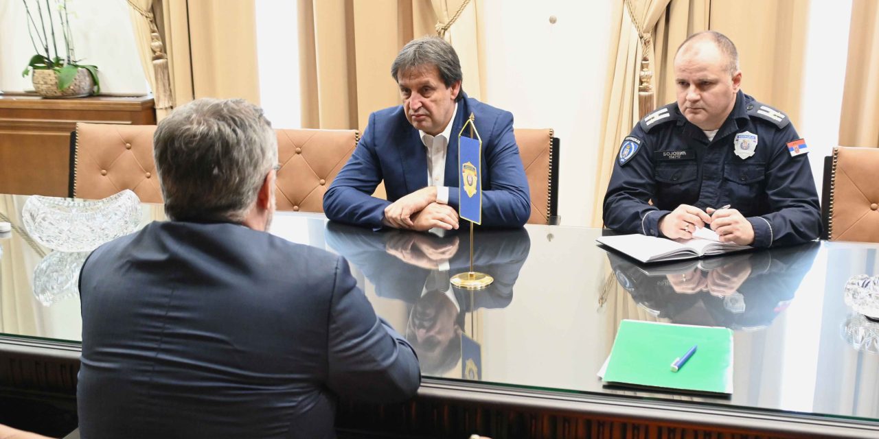 Ministar Gašić: Veoma je važno da se novinari osećaju sigurno i bezbedno dok obavljaju svakodnevne  zadatke