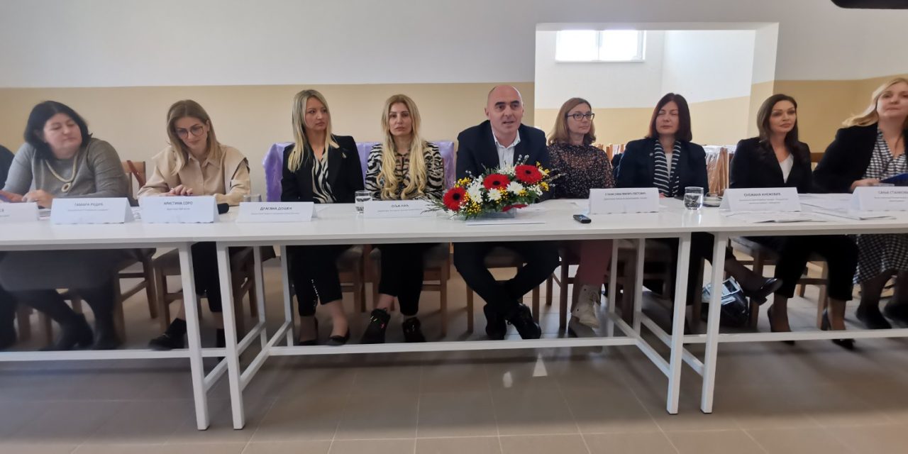 Okrugli sto „Mesec srećnih žena“ održan u Pivnicama