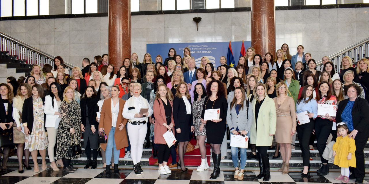 Uručeni sertifikati o završenom programu startap akademije ženskog preduzetništva: 300 polaznica prošlo prvi ciklus obuka