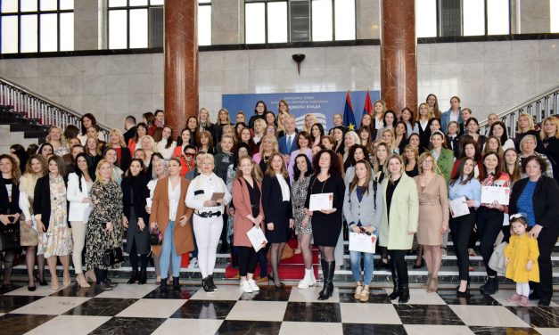 Uručeni sertifikati o završenom programu startap akademije ženskog preduzetništva: 300 polaznica prošlo prvi ciklus obuka