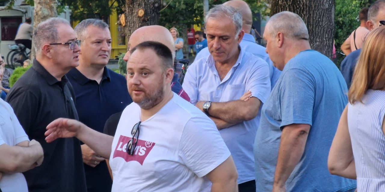 Hrvatski državljanin Ponoš došao da podrži proteste u Palanci