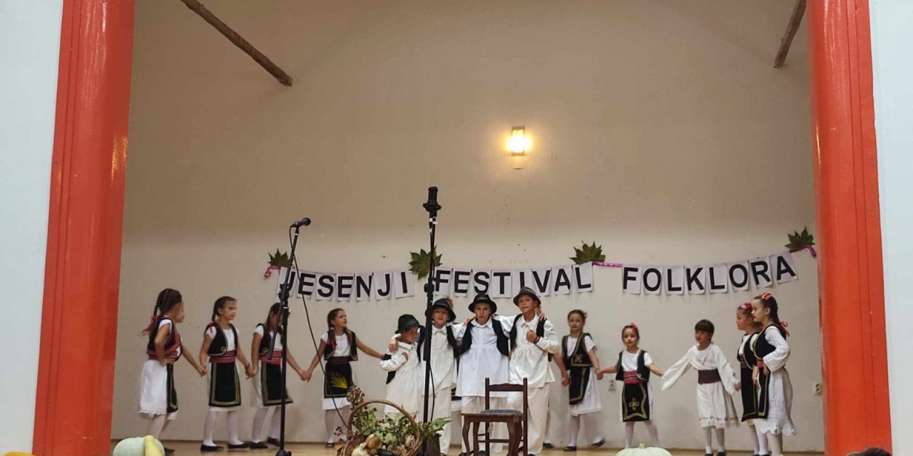 U Paragama održan jesenji humanitarni koncert “Zaigraj, zapevaj”