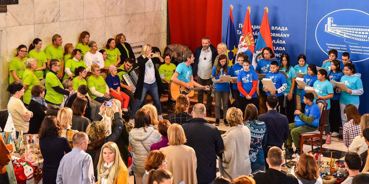 Održan deveti Novogodišnji bazar rukotvorina dece sa smetnjama u razvoju