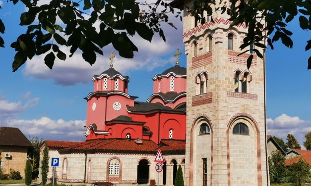 U podne zvone zvona na pravoslavnim crkvama za spasenje srpske države i naroda