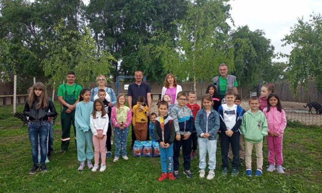 Predškolci i učenici OŠ “Aleksa Šantić” posetili  Prihvatilište za pse  u Novoj Gajdobri