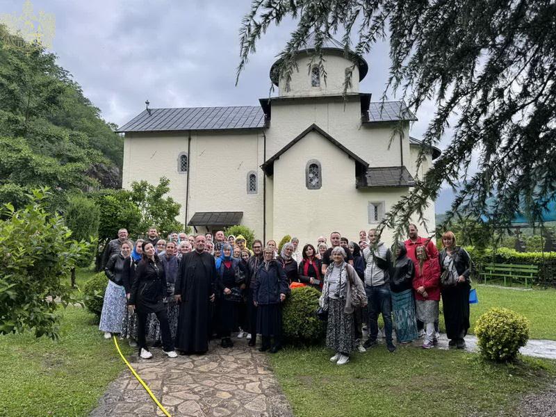 Pokloničko putovanje vernika iz Veternika, Tovariševa i Stapara