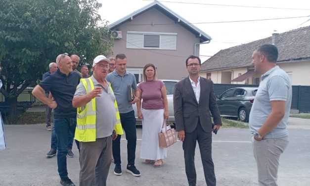 Predstavnici Vlade, predsednik opštine i roditelji u zajedničkoj kontroli radova na Dnevnom boravku za decu sa smetnjama u razvoju u Bačkoj Palanci