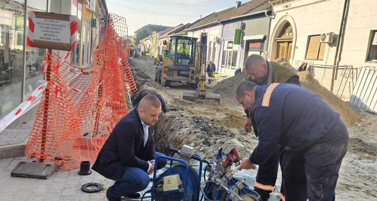 Vredne radnike JKP “Komunalprojekt” obišao direktor Aleksandar Erceg